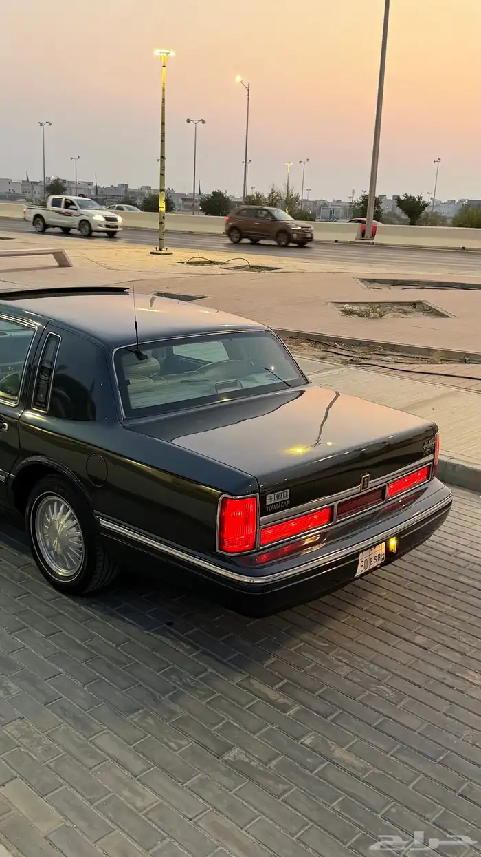 لينكون تاون كار 1995 6