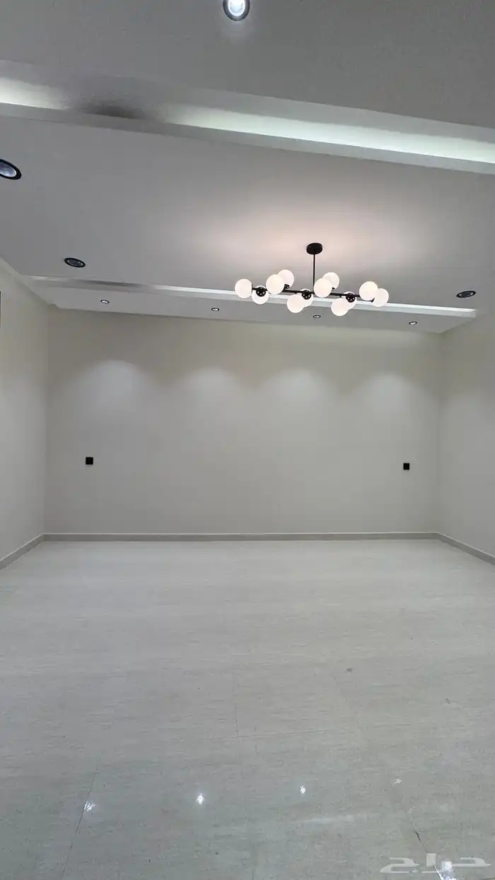 للبيع شقه ارضيه 6 غرف مع حوش من 540 الف احد رفيده 5