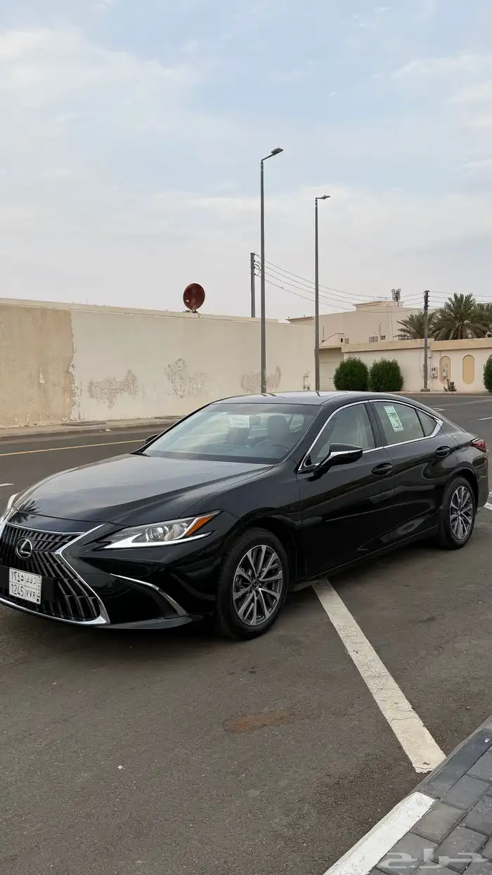 لكزس 2025 ES250 ممشى 5 الاف فقط 2