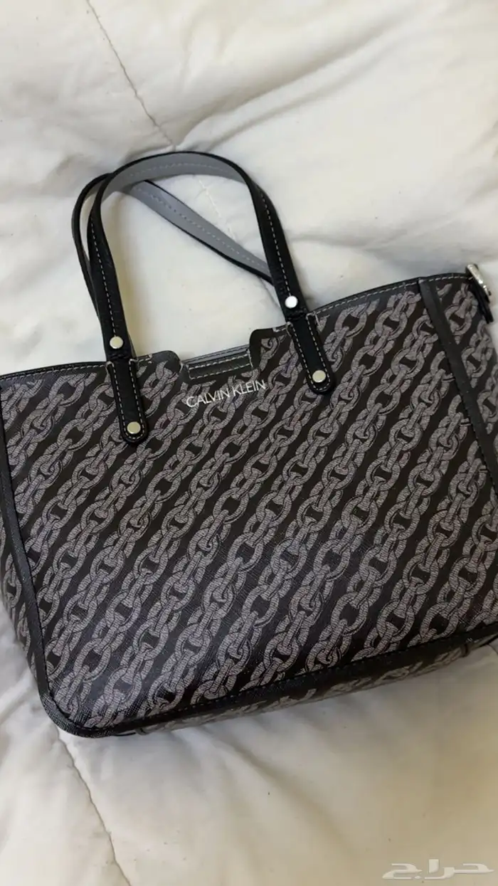 شنطة ماركة كالفن كلاين للبيع 100ريال 2