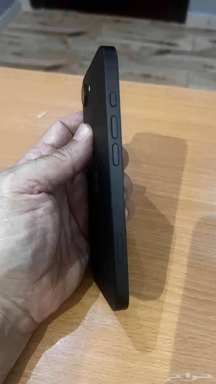 ايفون 16e نظيف جدا 2