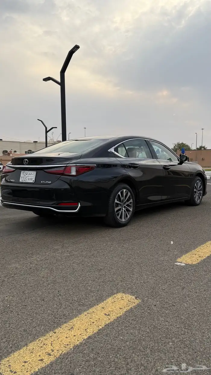 لكزس 2025 ES250 ممشى 5 الاف فقط 1