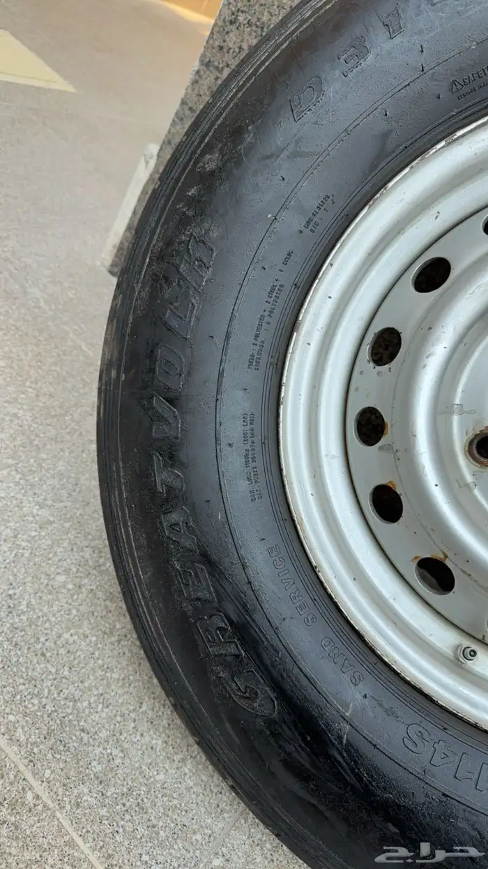 جنوط جيب هلل مقاس 16 على السوم وكفرات نص عمر 4