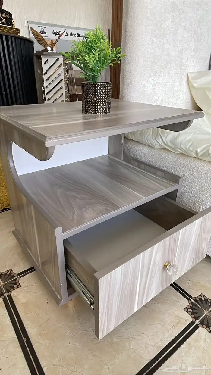 تفصيل غرف نوم وتركيب ديكورات خشبية والتنجيد ودهان الأبواب 13