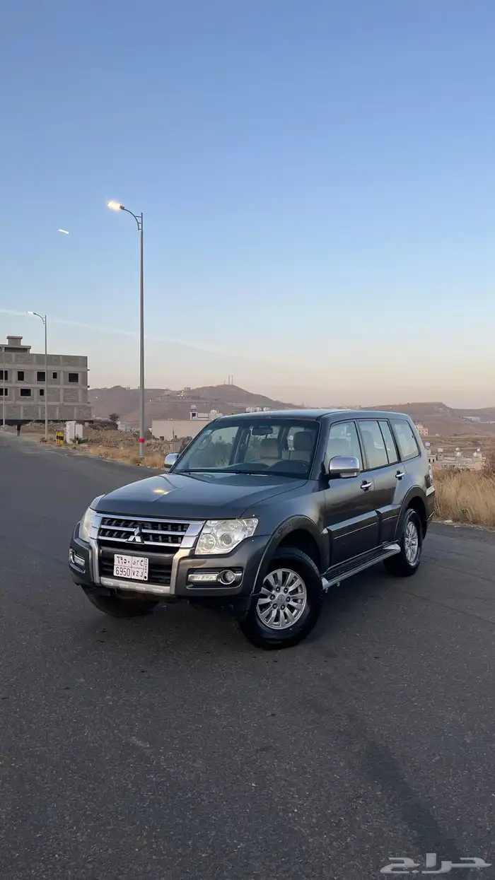 باجيرو 2015 ستاندر 8