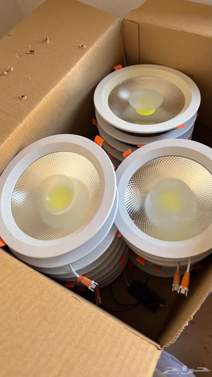 لمبات ديكور مقاس كبير وصغير مستخدمه 1