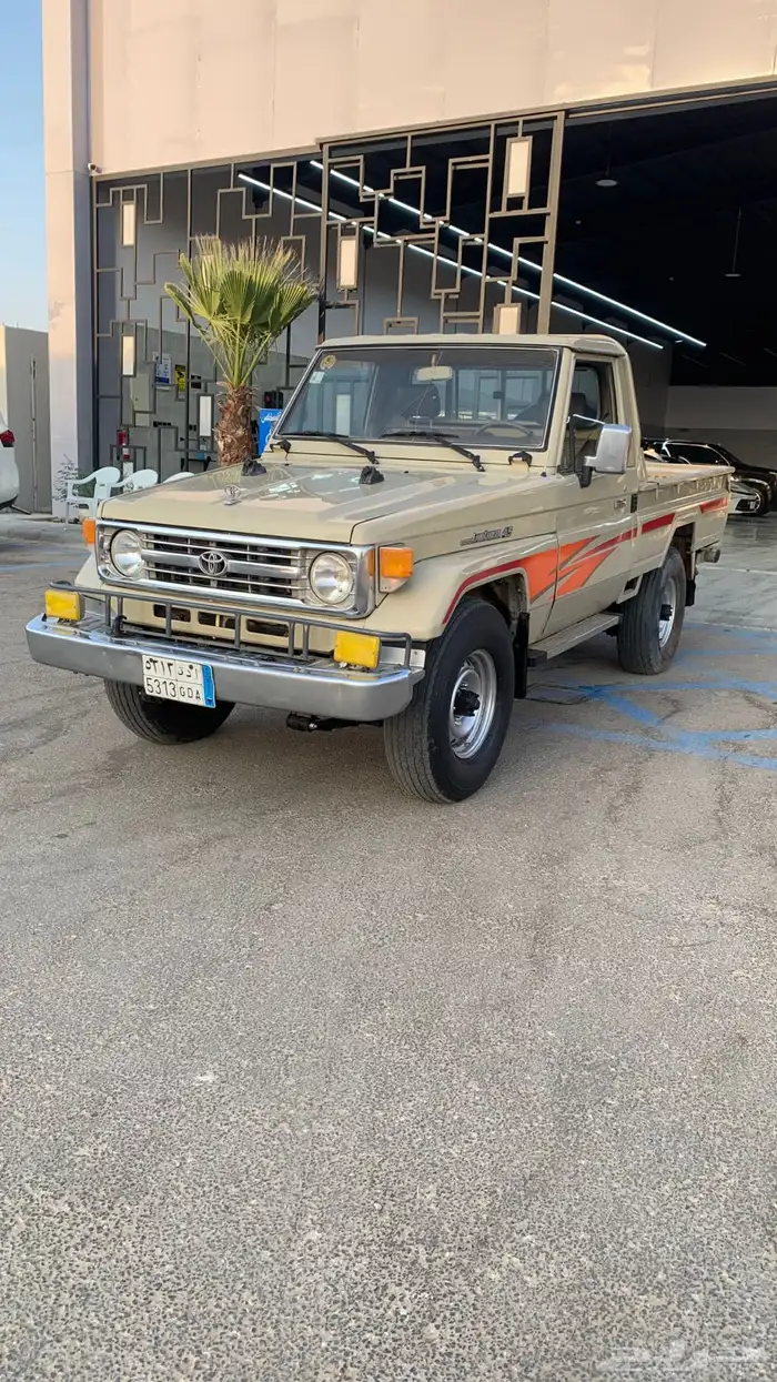 تويوتا شاص 1995 واقف الممشى على ((350)) 0