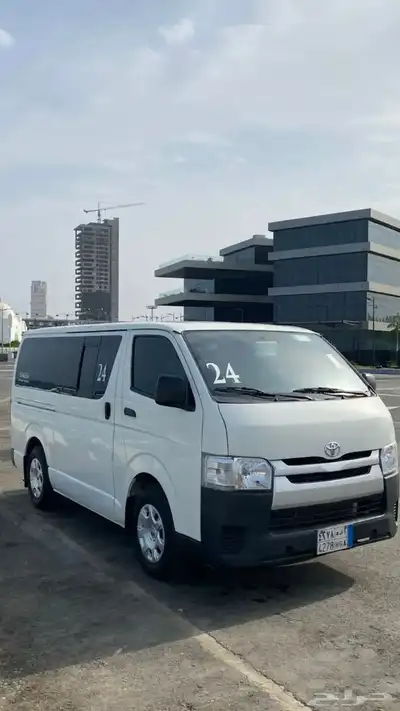 باص الإيجار مع سائق index