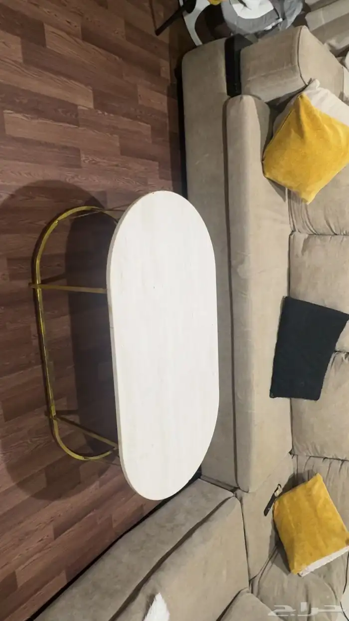 كنب وكراسي وستارة وطاولة وسجاد للبيع ب 500 2