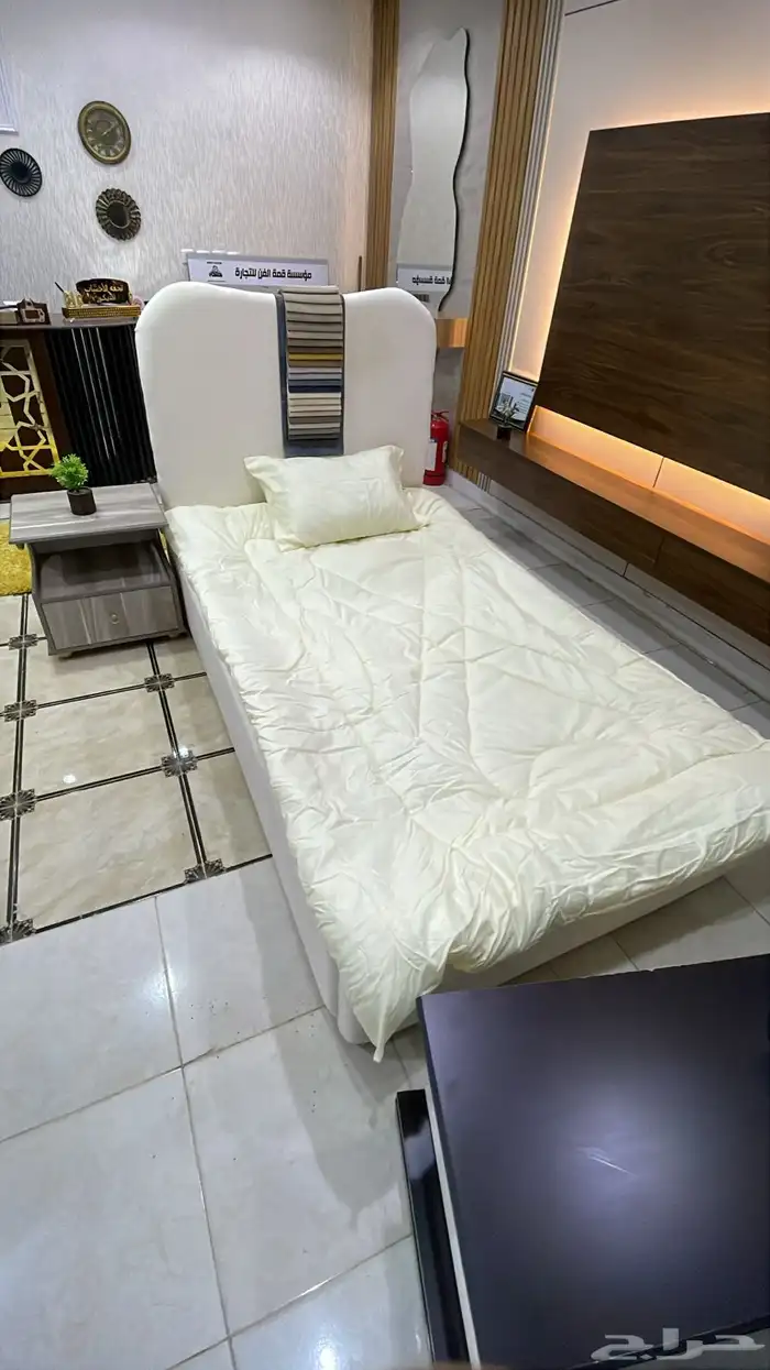 تفصيل غرف نوم وتركيب ديكورات خشبية والتنجيد ودهان الأبواب 16