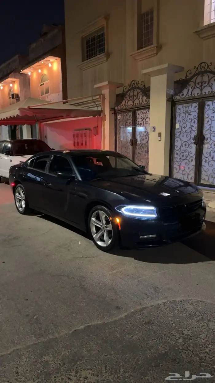 للبيع تشارجر sxt موديل 2016 0