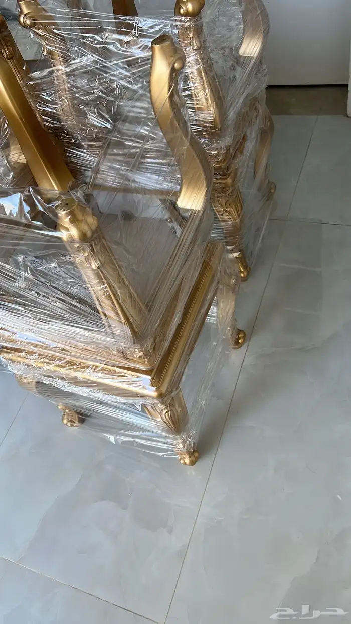 طاولات خدمة كلاسيك ذهبي 0