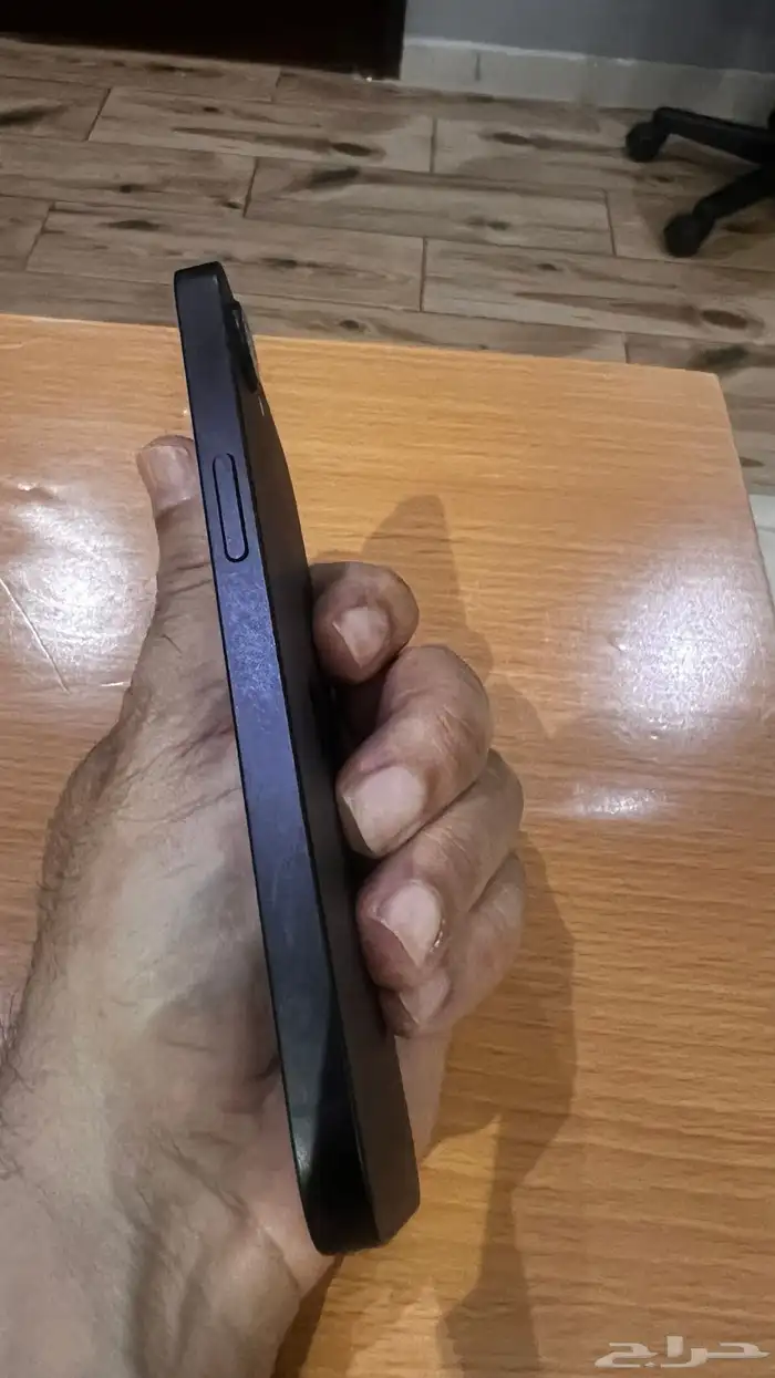 ايفون 16e نظيف جدا 3