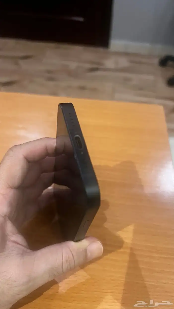 ايفون 16e نظيف جدا 5
