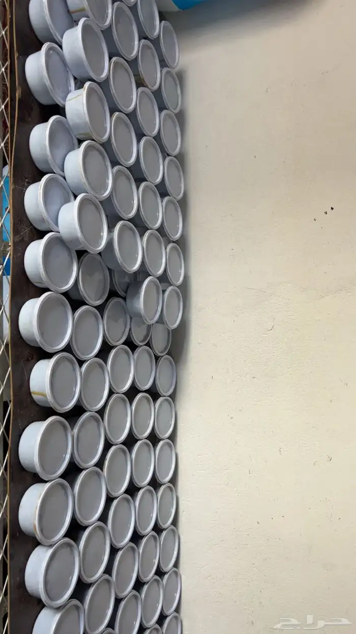 تمر علب فول كفو ونضيف ومنقا حبه حبه وشغل معليه كلم 1