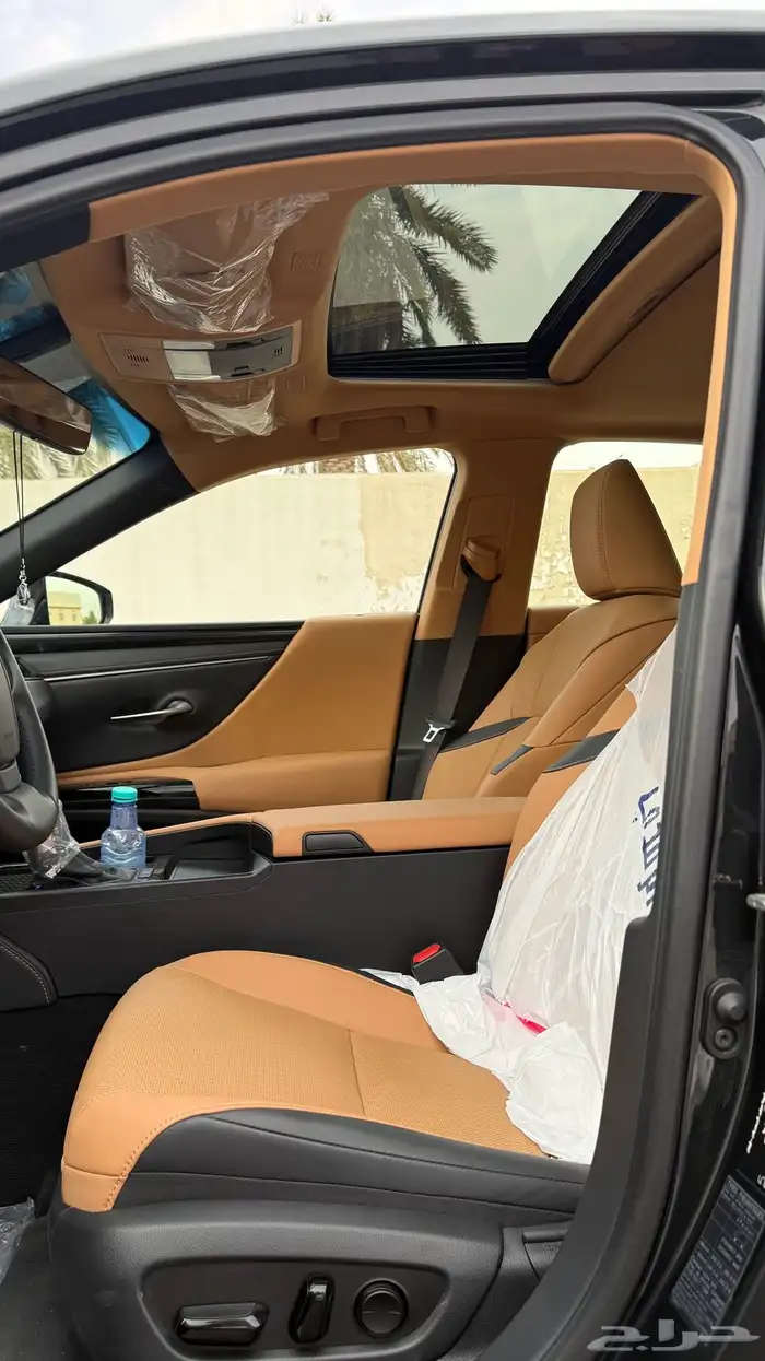 لكزس 2025 ES250 ممشى 5 الاف فقط 12