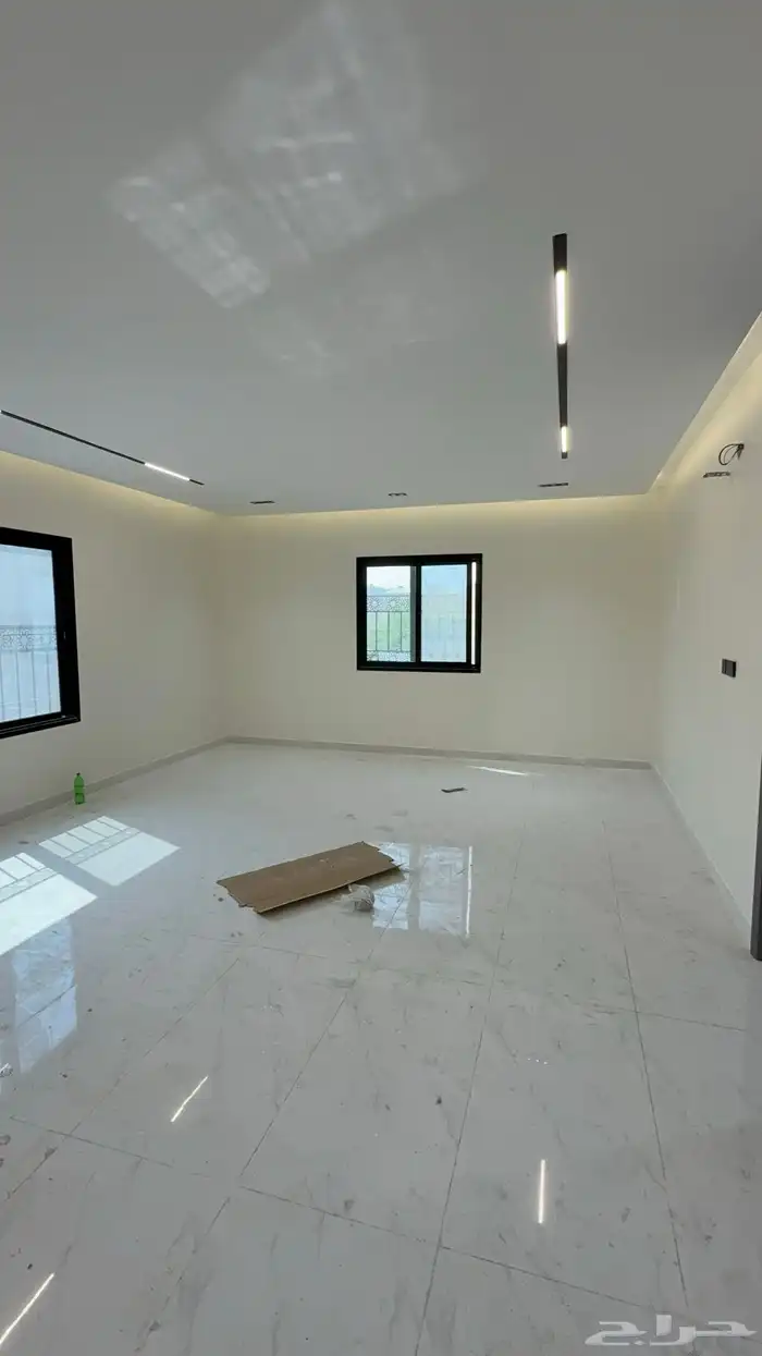 للبيع ملحق 6 غرف مع 2 سطح خاص حي احد 71 1