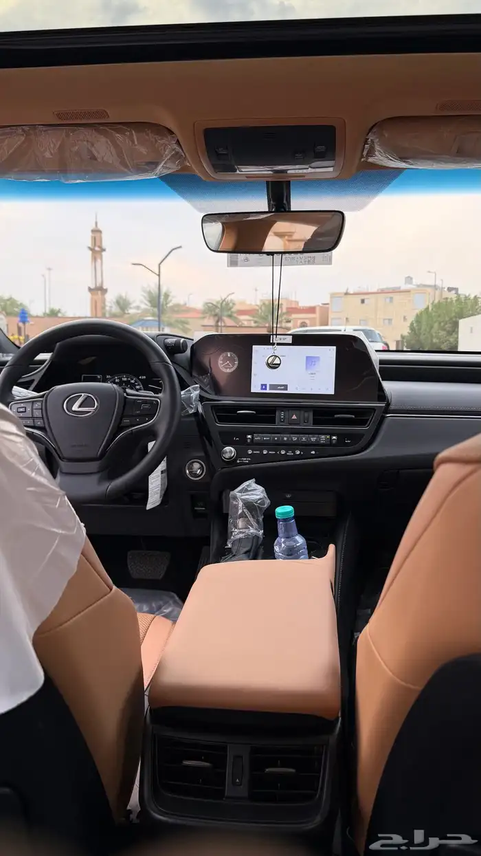 لكزس 2025 ES250 ممشى 5 الاف فقط 10