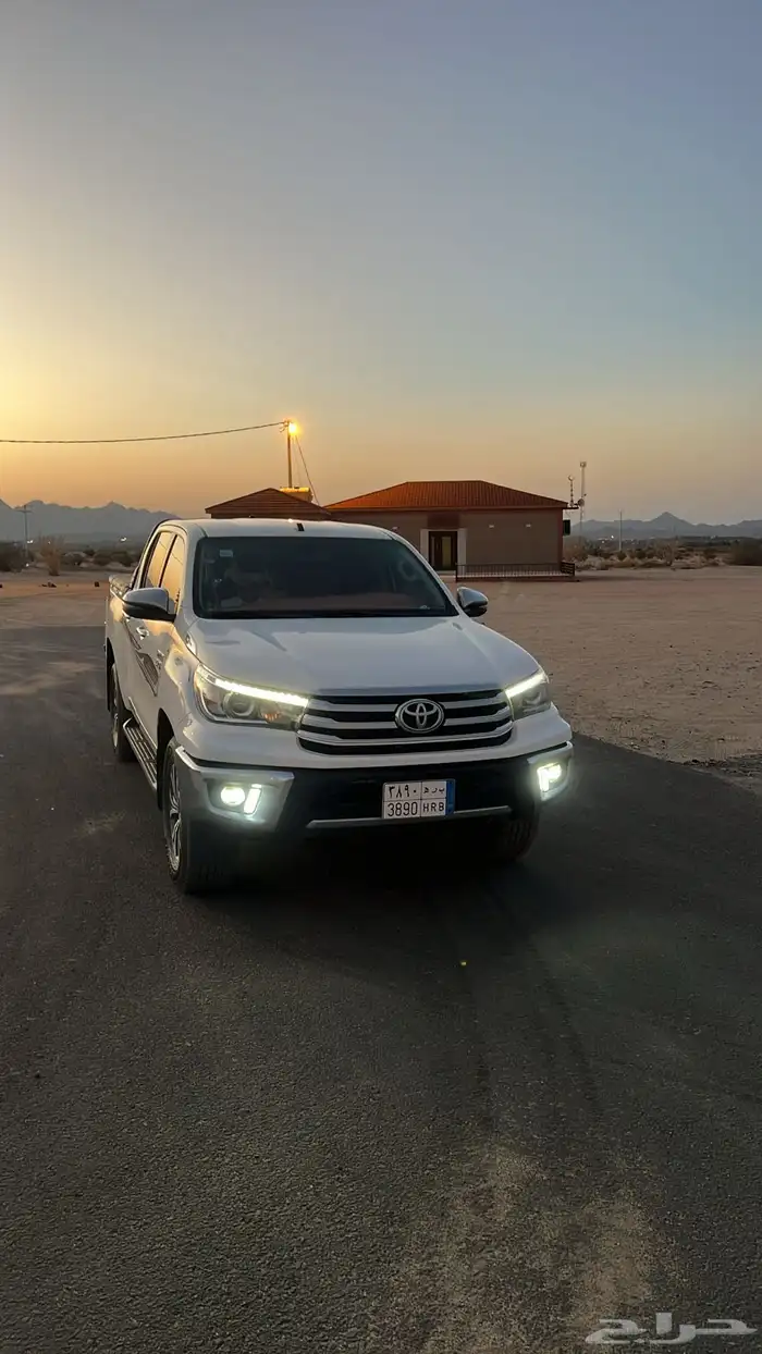 هايلكس 2020 مكينه 2800المالك الاول سيار شرط بيدي ومتحركات 2