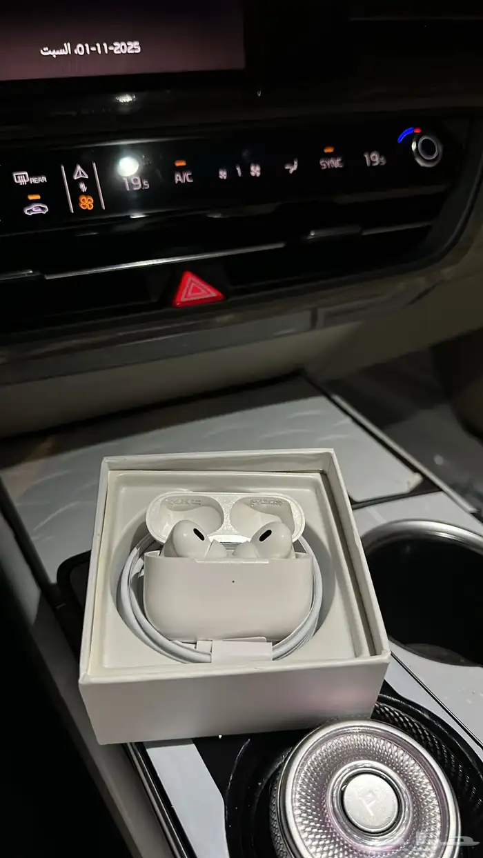 Apple AirPods Pro (2nd Generation) 3