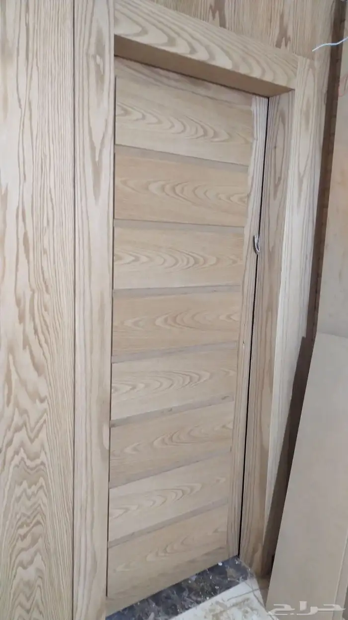 معلم ورشه نجاره مودرن لتفصيل الأبواب وغرف النوم والديكورات 14