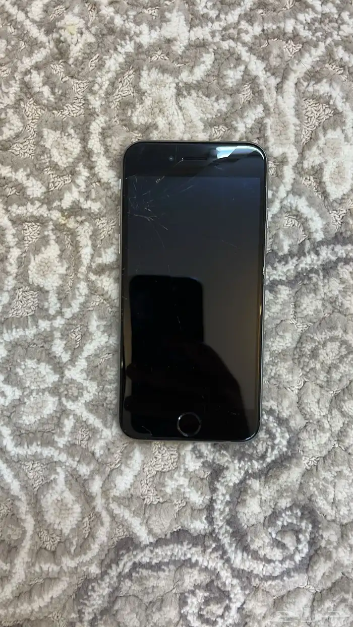 جوالين آيفون وجالكسي يبي الجلكسي شاشه وإلا يفون يشتغل وبطفا 3