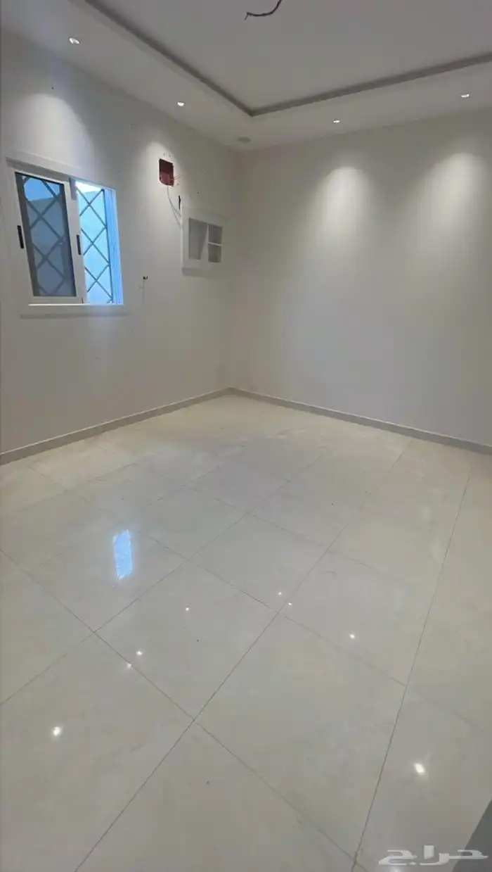 دور ثاني للإيجار حي الرمال 0