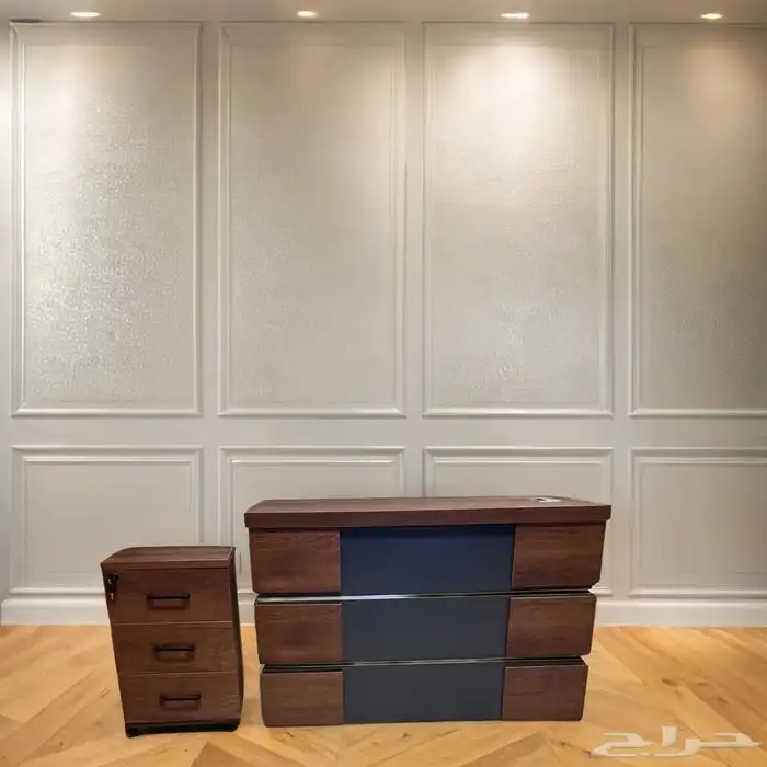 مكتب كراسي دولاب خشب دولاب حيدد بارتيشن روباعي. 39