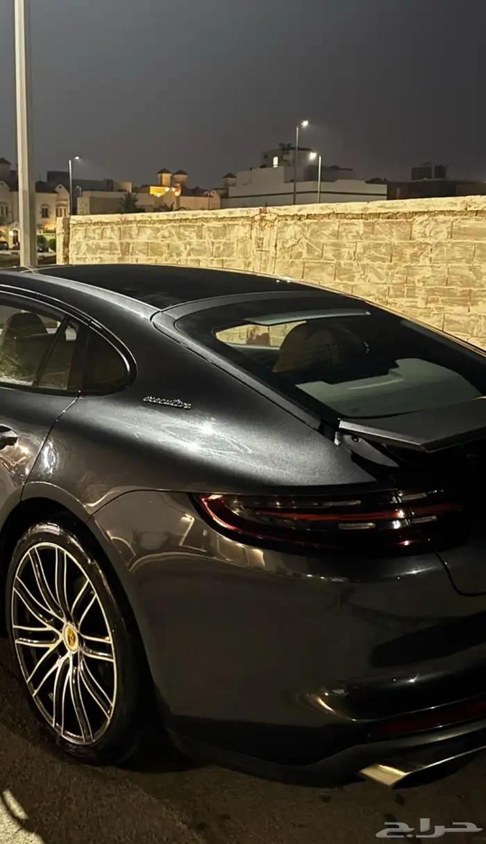 بورش باناميرا 1