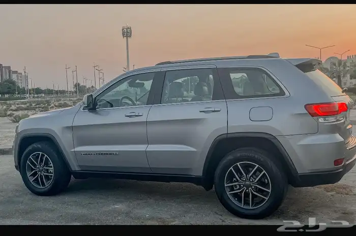 جراند شروكي لاريدو 2019 6