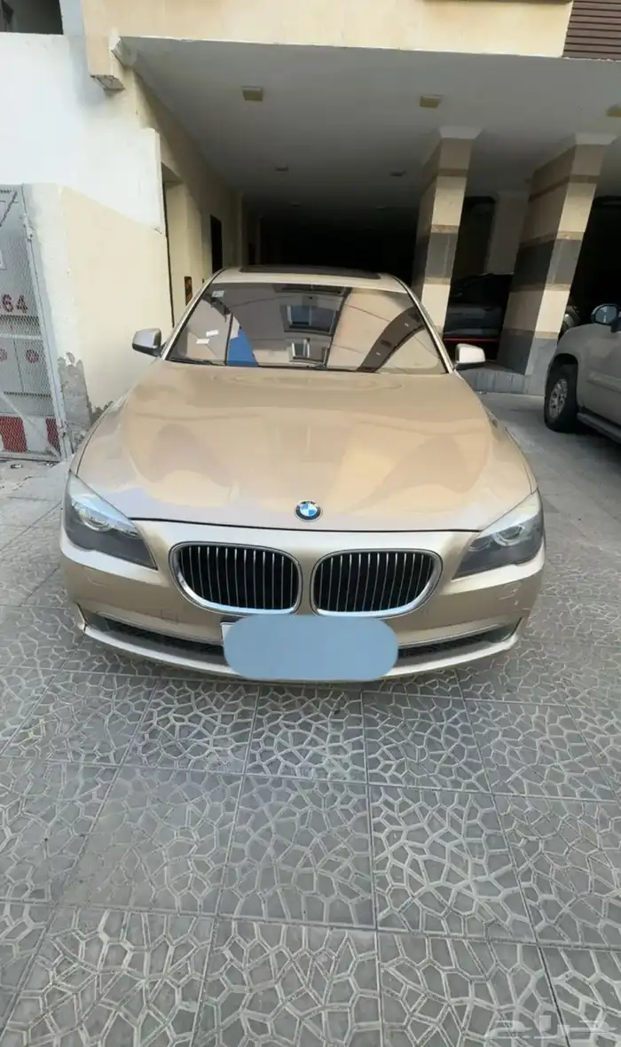 BMW 740-2011 13