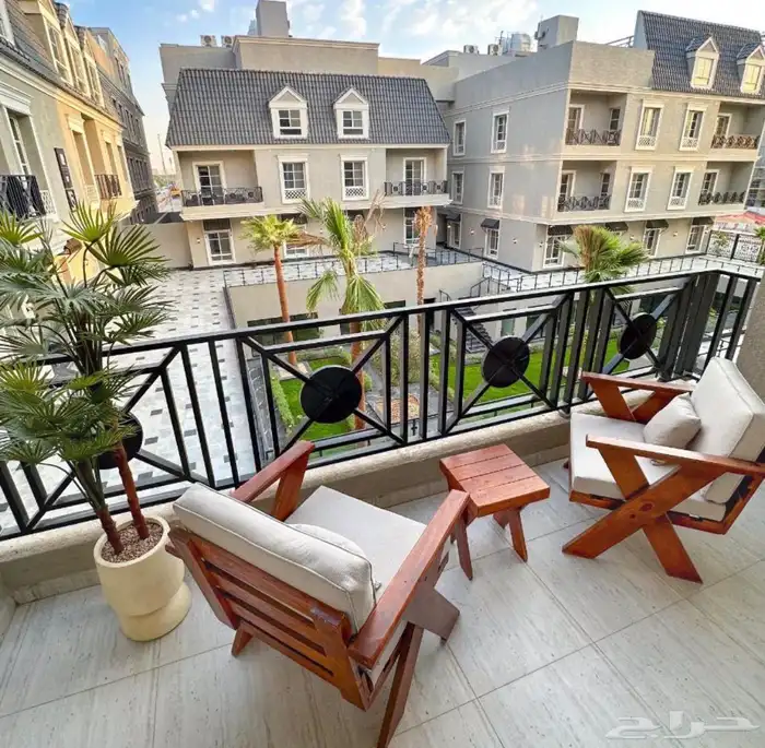 شقه للأيجار بحي المروج 0