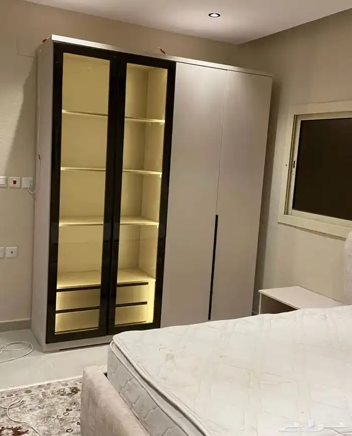 تفصيل غرف نوم وتركيب ديكورات خشبية والتنجيد ودهان الأبواب 0