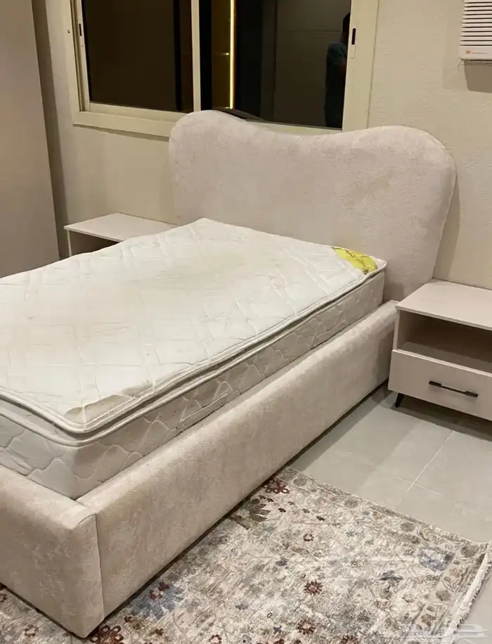 تفصيل غرف نوم وتركيب ديكورات خشبية والتنجيد ودهان الأبواب 1