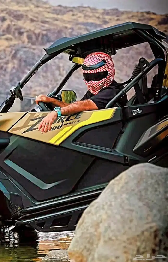 خوذة شماغ مرسومه باليد بدقه عاليه 4