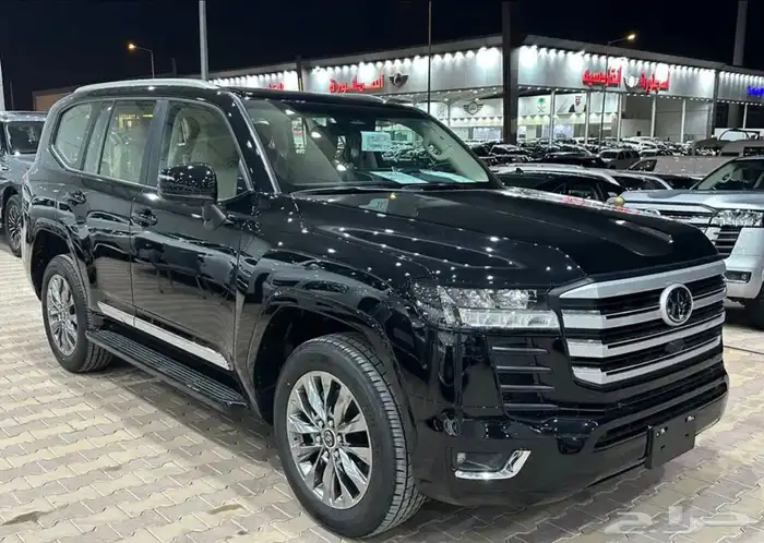 تويوتا لاندكروزر GXR موديل 2025 اصفار رقم 4 فل كامل 1