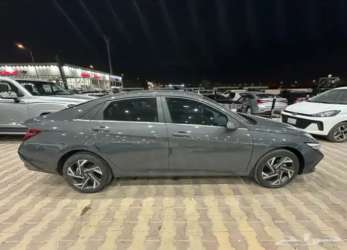 هيونداي لنترا موديل 2025 نص فل نضيف جدا ممشى قليل 3