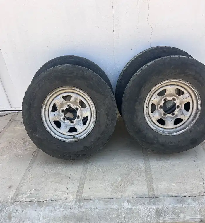 جنوط مع كفرات تالي عمر 0