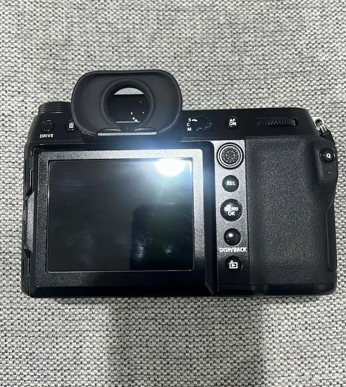كاميرا فوجي ميديام فورمات fujifilm GFX100s 1