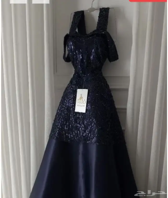 ثلاث فساتين للبيع 0