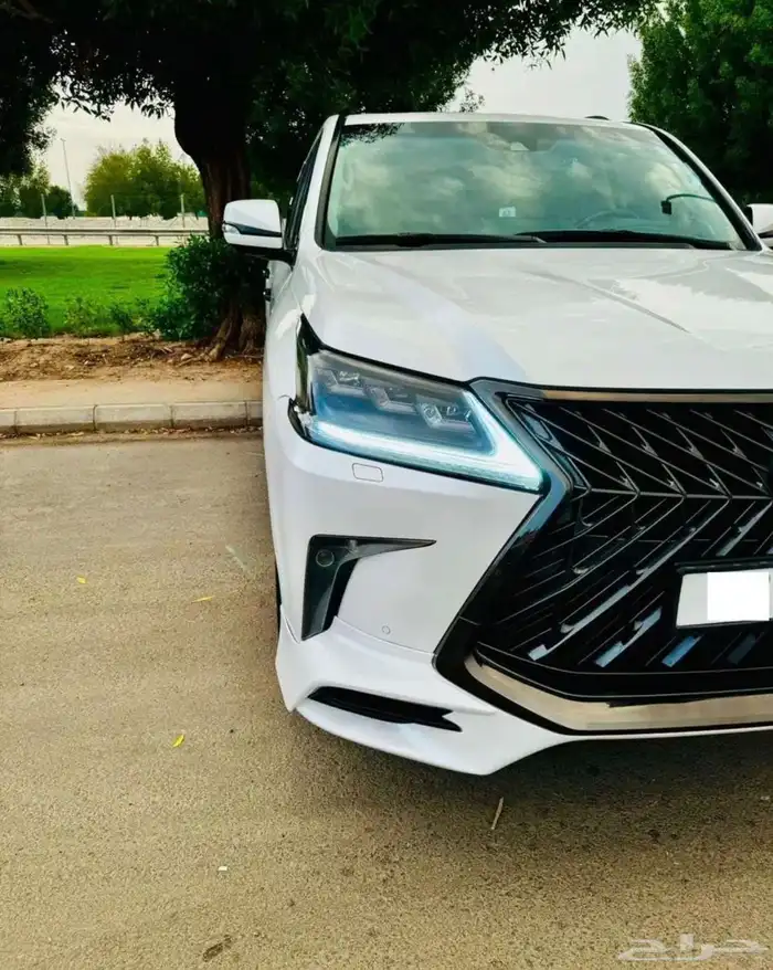 لكزس 2020 LX570 فل كامل وكالة بلاك اديشن 6