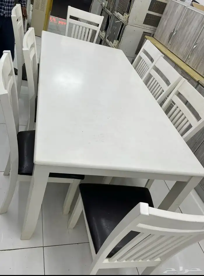 Dining Table with 8 chairs 0