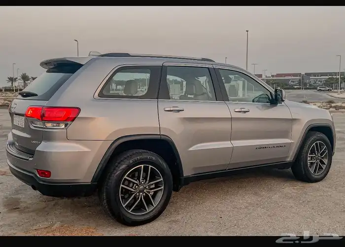 جراند شروكي لاريدو 2019 5