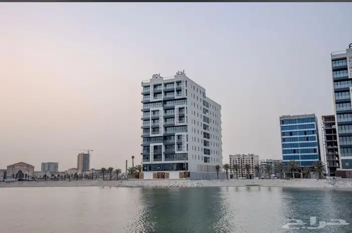 شقة فاخره في حي الحمراء الخبر للبيع مساحة 201 0