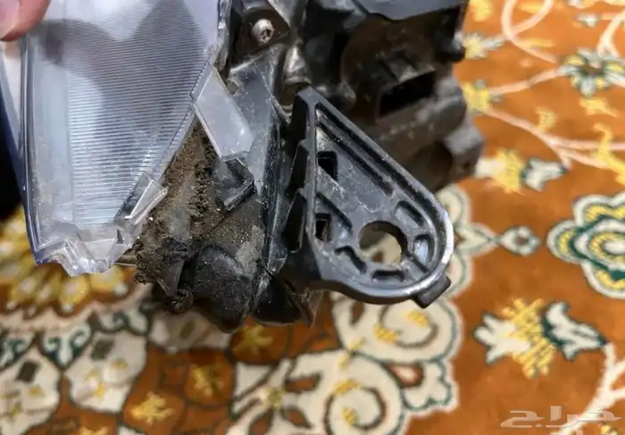 شمعة يارس 2023 وفوق جهة سائق نضيفه جدا 1