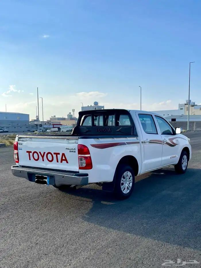 هايلوكس 2014 نظيفة 3