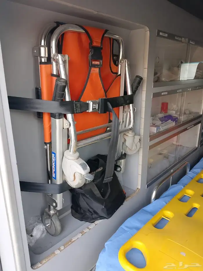 سيارات اسعاف بمسعفين للإيجار 4