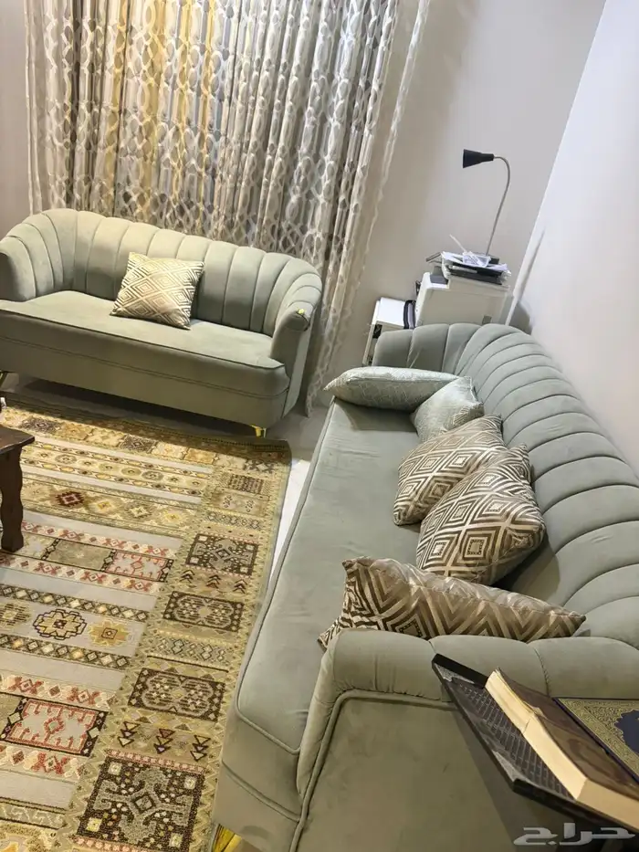 كنب وطاولة طعام وسير رياضي وجلسة ارضية واسرة اطفال من ايكيا 1