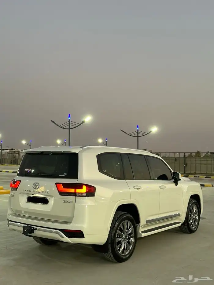 لاندكروزر GRX4 ديزل موديل 2024 9