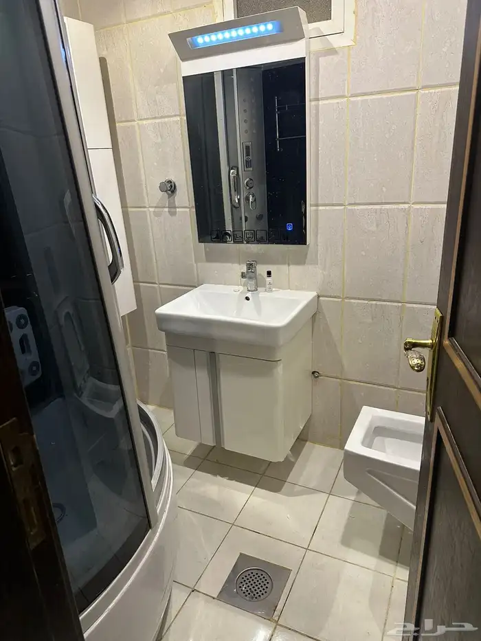 للايجار شقة الرياض حي الملقا 70.000 10